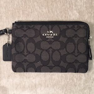 Coach wristlet NWOT
